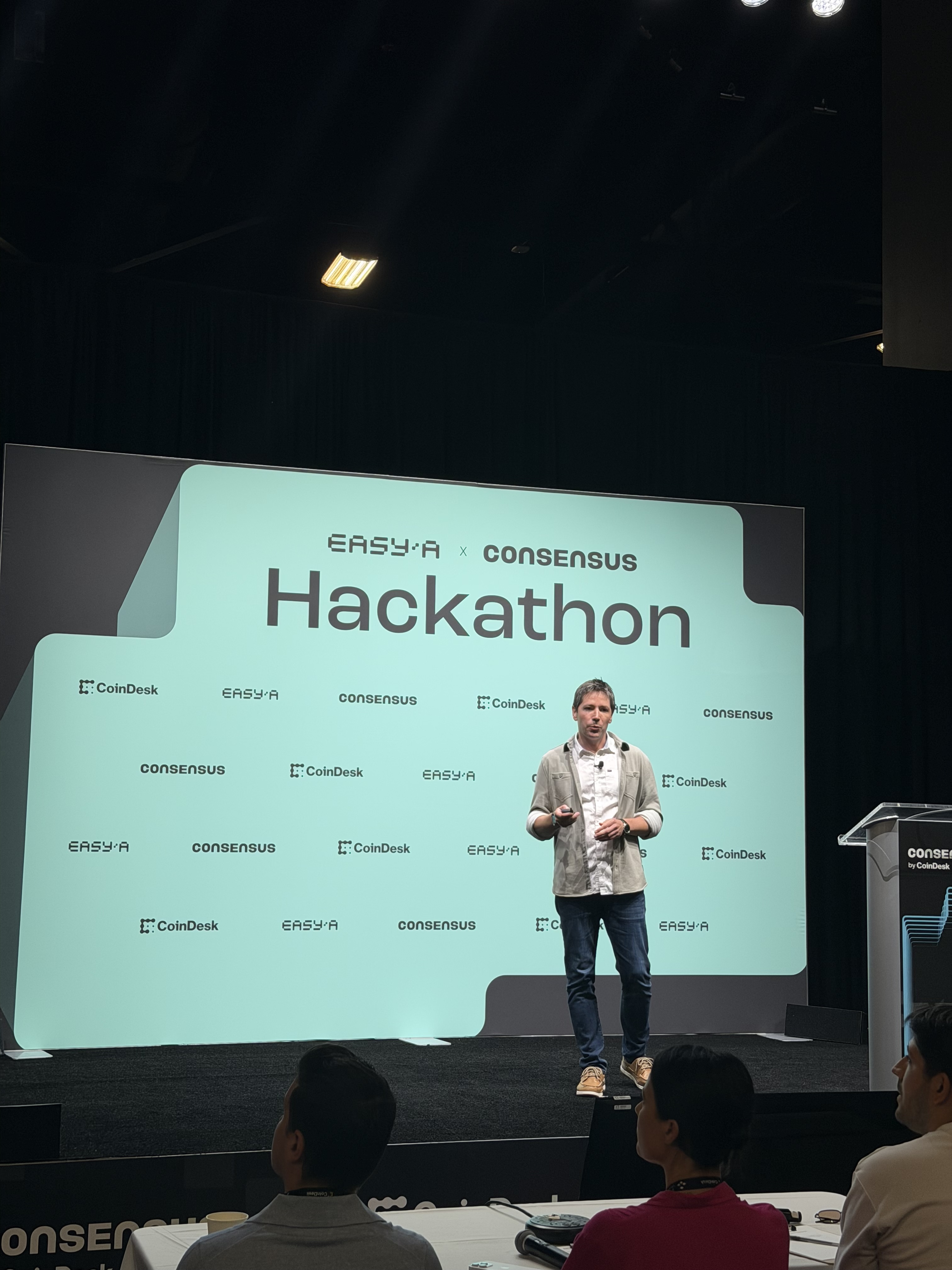 Eduard Kotysh presenting Divigent at Consensus PitchFest